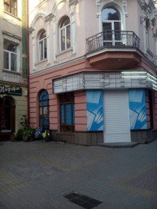 dem-002-06