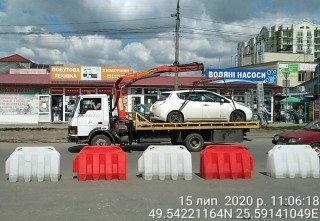 porushennya-pravil-parkuvannya-na-vul_-mitropolita-sheptitskogo-u-ternopoli-2