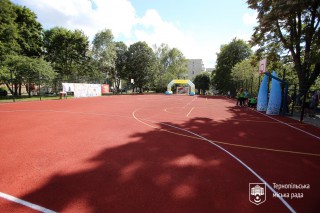 vidkrittya-sportivnogo-maydanchika-v-dvori-na-vul_-tarnavskogo-22-u-ternopoli-2
