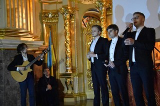 49167828_1182086708612844_2712837863984070656_n