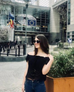 e3ec5dab-e6aa-48cb-a3b2-7c6b515b7b60