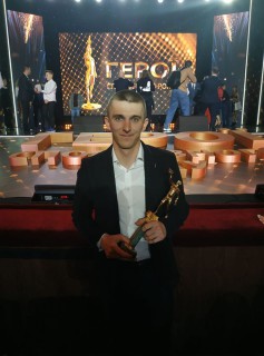 40a195f9e1792483f03639a99bb3385a_XL