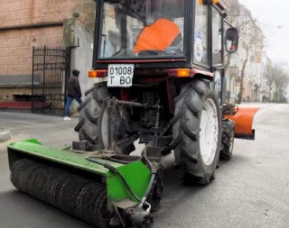 pidmitannya-traktornimi-shchitkami-2020